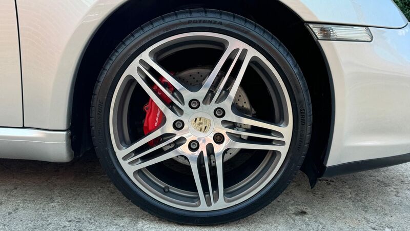 PORSCHE CAYMAN