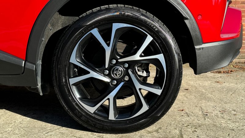 TOYOTA C-HR
