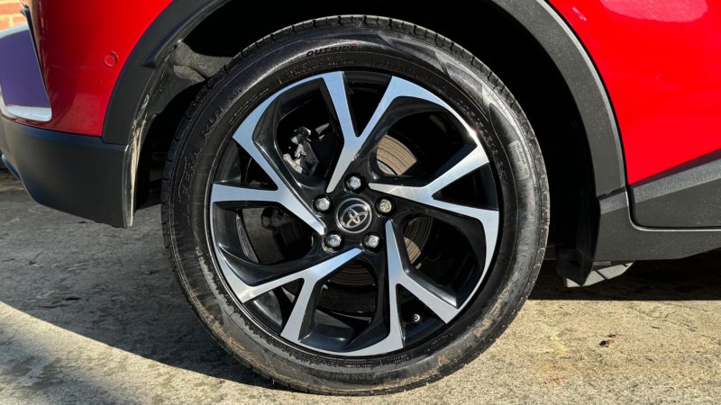 TOYOTA C-HR