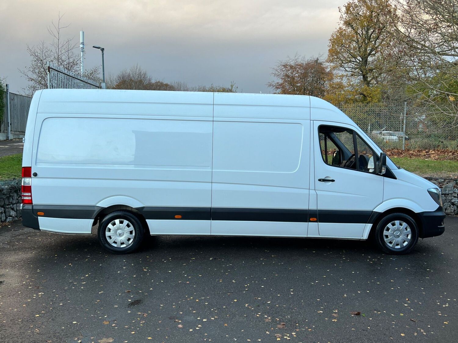 White mercedes sales benz sprinter